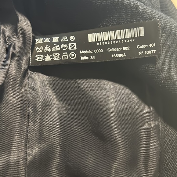 NWT. Massimo Dutti Navy Blue Micro Twill Fabric Blazer with Buttons. Size 2. - Picture 10 of 12